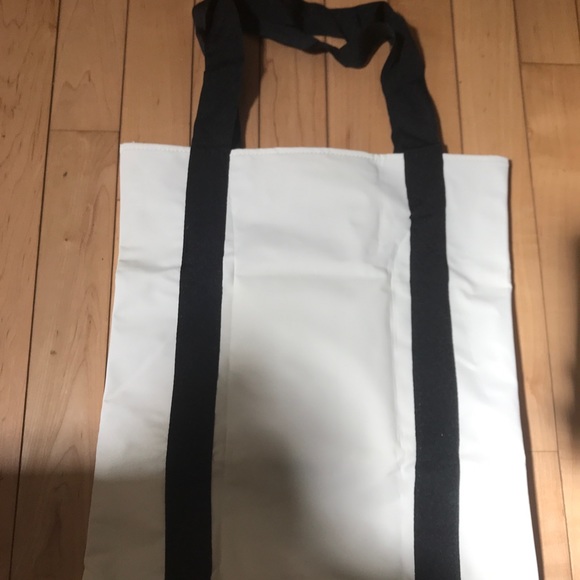 *sold on E* D&G Dolce & Gabbana wht/blk bag - Picture 4 of 8